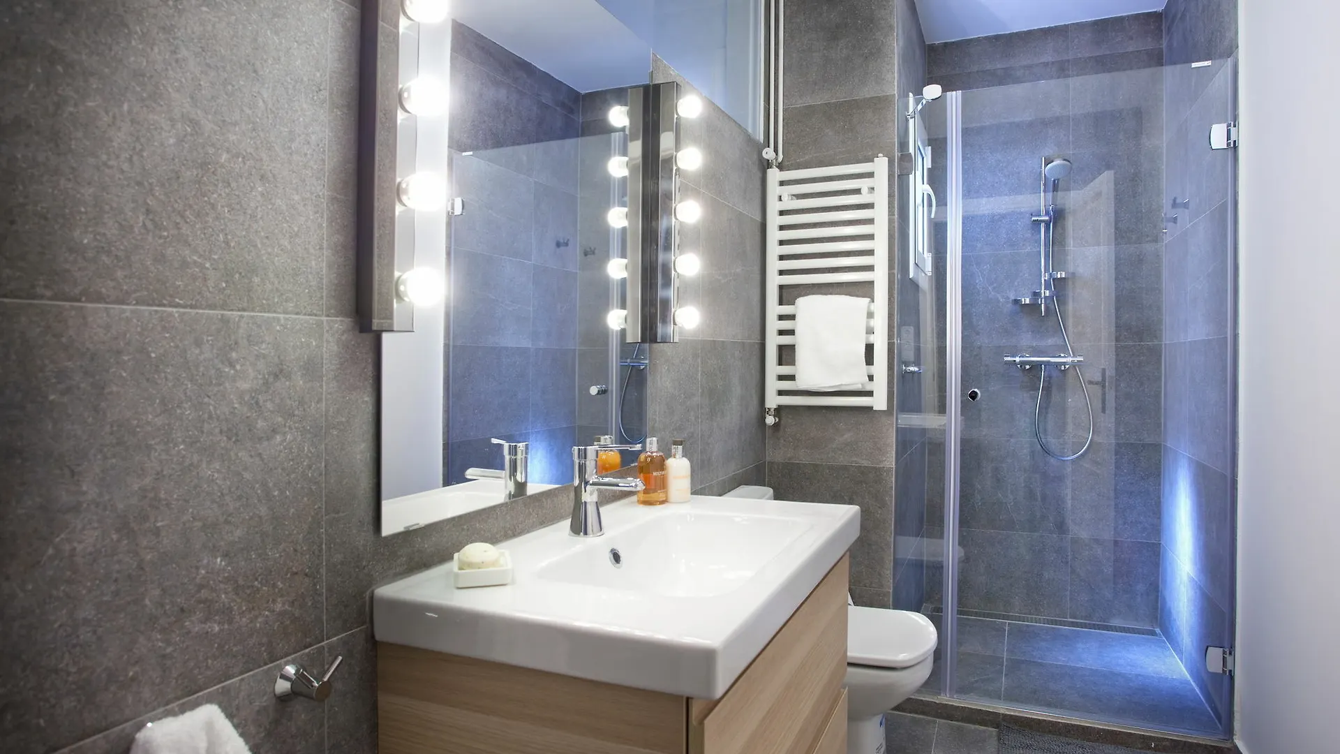 The Boutique Apartments Барселона 0*,